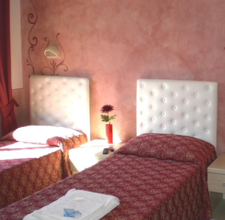 Hotel Romagna Cesena Camera foto