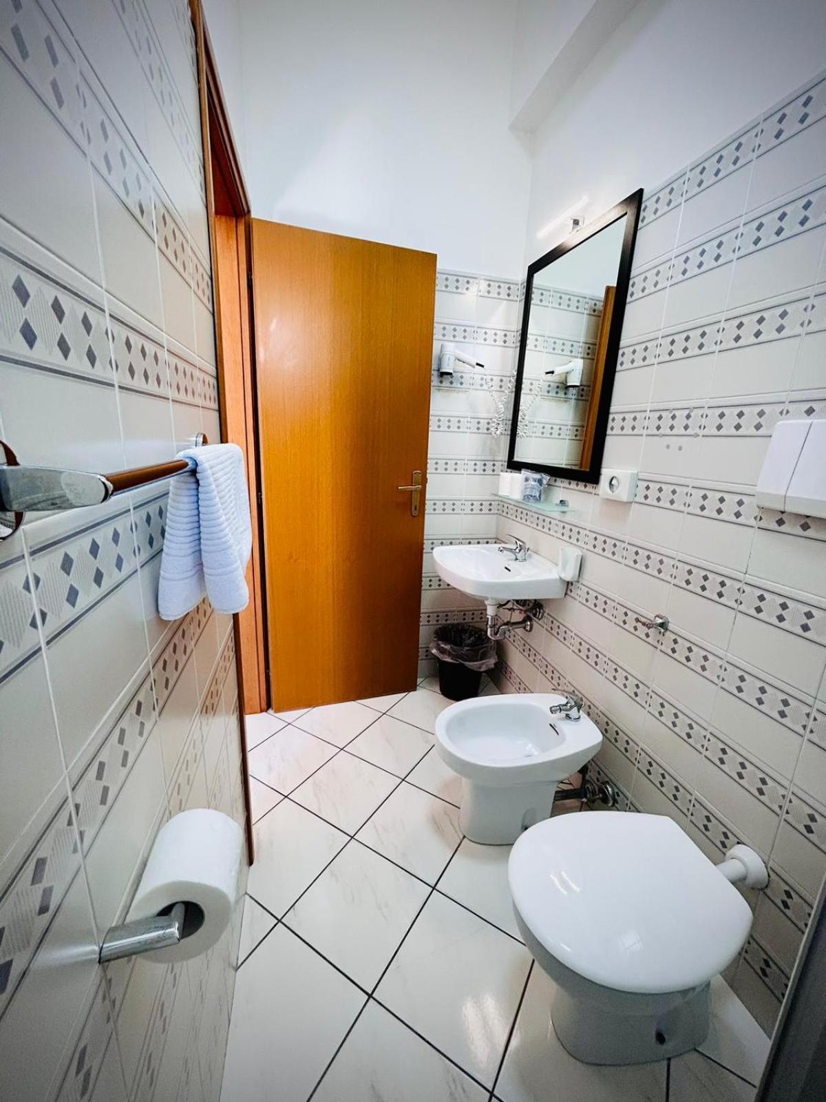 Hotel Romagna Cesena Esterno foto
